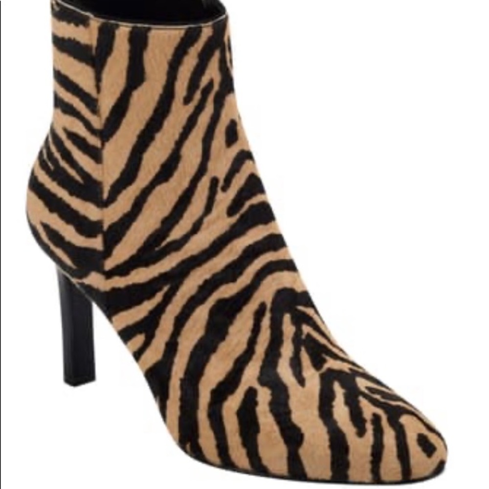Marc Fisher zebra print bootie size 9 NWT